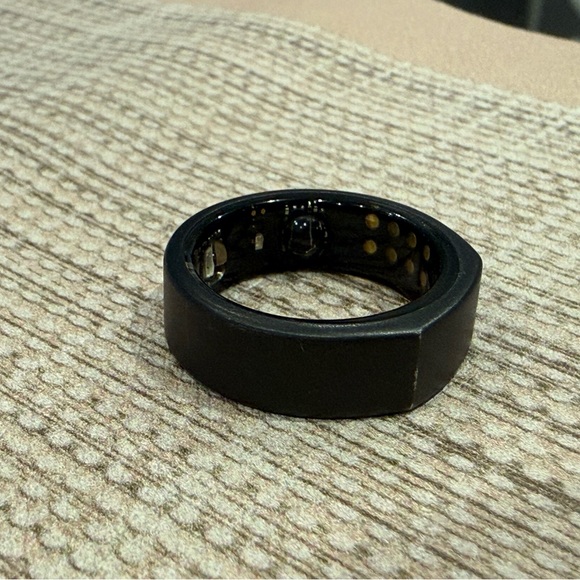 Oura Ring Gen 3 - Heritage, Black - Picture 3 of 5